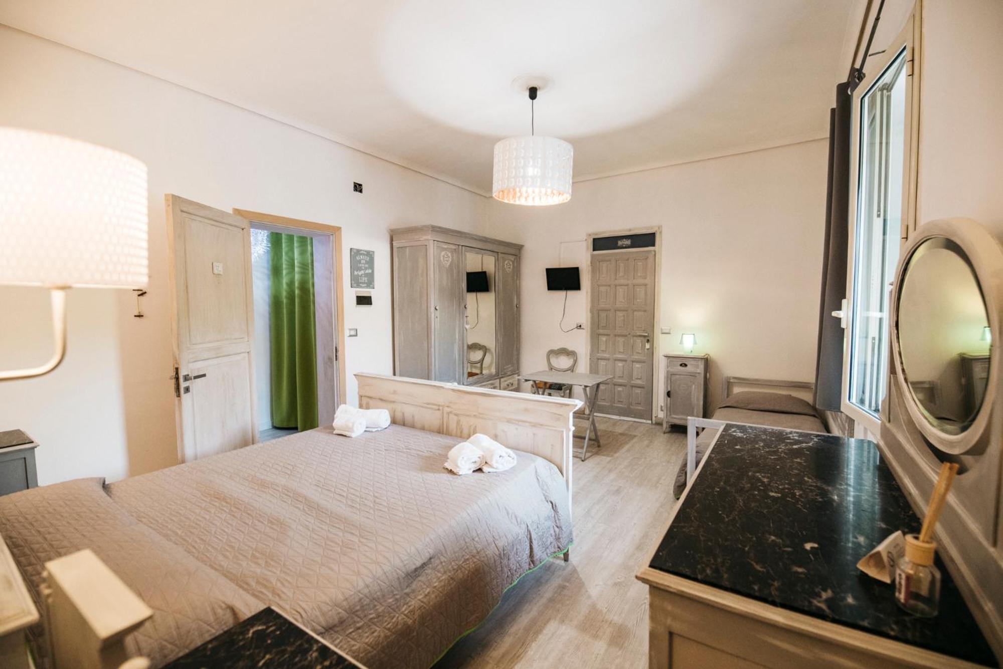 Triple Room Private Bathroom